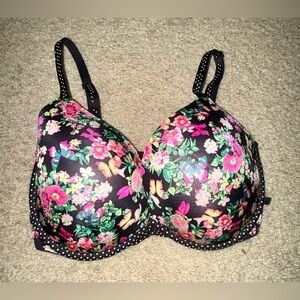 Victoria’s Secret floral size 34 DDD. Like new. Tried on and didn’t fit.